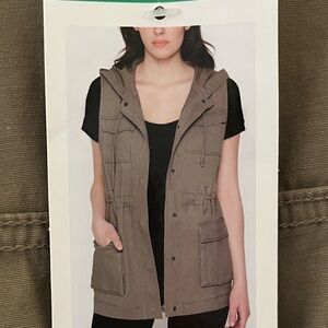 Matty M 🎁 Sleeveless Utility Vest With Hood Size XL New With Tags